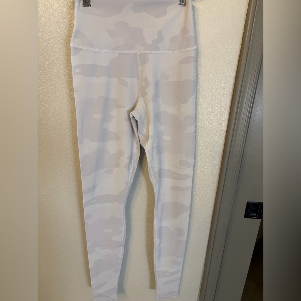 ALO Yoga vapor Camo Leggings